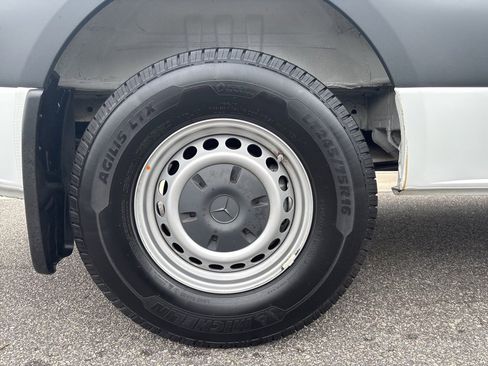 Used 2023 Mercedes-Benz Sprinter 144 Cargo image 10