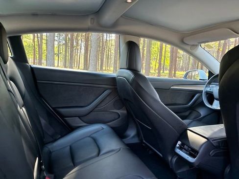 Used 2022 Tesla Model 3 Long Range AWD/4WD image 20
