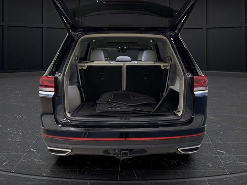 Used 2024 Volkswagen Atlas SE w/ Panoramic Sunroof Package image 15