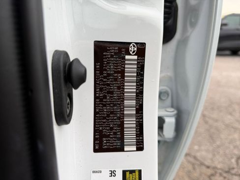 Used 2025 Toyota Corolla LE image 27