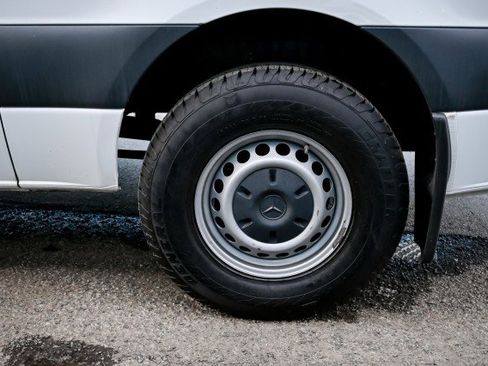 Used 2023 Mercedes-Benz Sprinter 2500 image 35