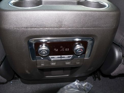 New 2026 GMC Yukon AT4 w/ AT4 Premium Plus Package AWD/4WD image 16