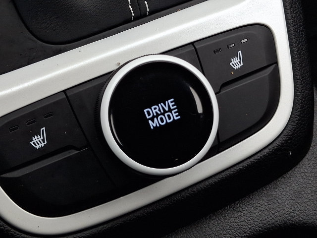 Used 2024 Hyundai Venue Limited FWD image 24