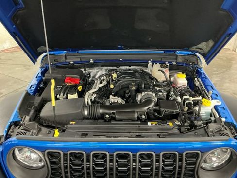 Used 2024 Jeep Wrangler Unlimited Sport AWD/4WD image 11