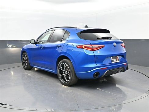 Used 2022 Alfa Romeo Stelvio Veloce image 3