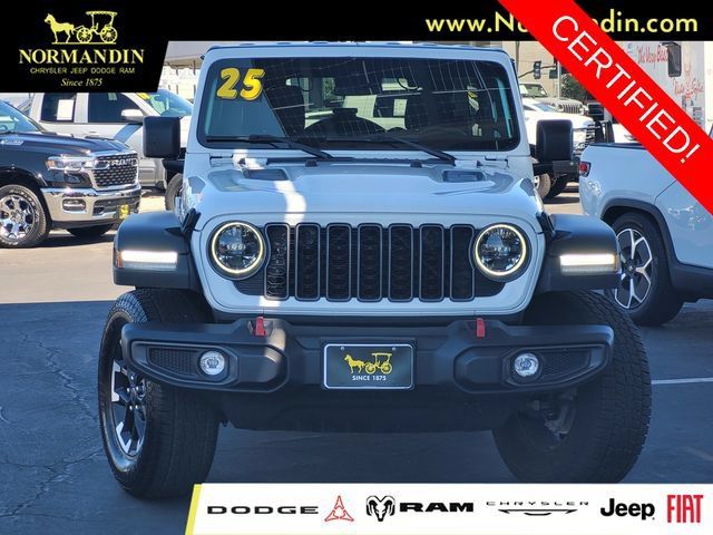 Certified 2025 Jeep Wrangler Unlimited Rubicon AWD/4WD image 2