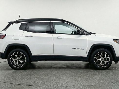 Used 2025 Jeep Compass Limited AWD/4WD image 8