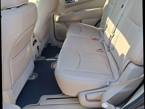 Used 2015 Nissan Pathfinder SL w/ SL Premium Package image 8