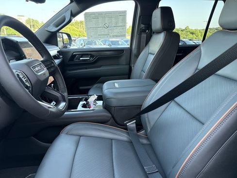 New 2026 GMC Yukon AT4 w/ AT4 Premium Package AWD/4WD image 5