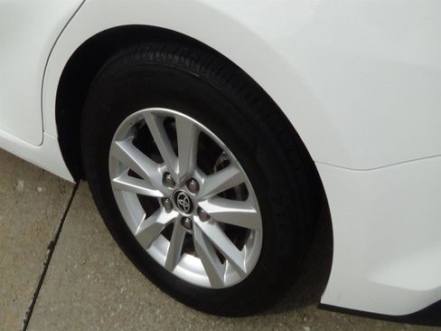 Used 2025 Toyota Camry LE image 9