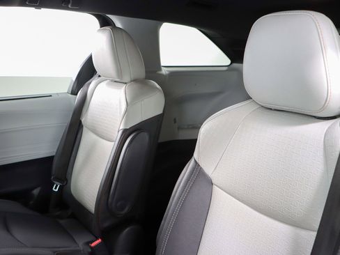 Used 2024 Toyota Sienna XSE w/ XSE Plus Package image 25