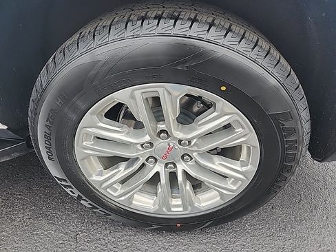 Certified 2024 GMC Yukon SLT w/ SLT Premium Package image 12