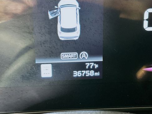 Used 2023 Kia Sportage EX image 19