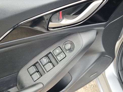 Used 2015 MAZDA MAZDA3 i Grand Touring image 16