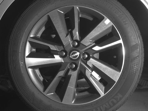 Used 2025 Nissan Versa SV image 14