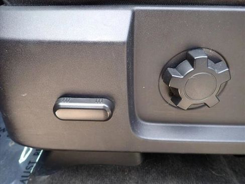 Used 2017 Ford Expedition XLT image 14