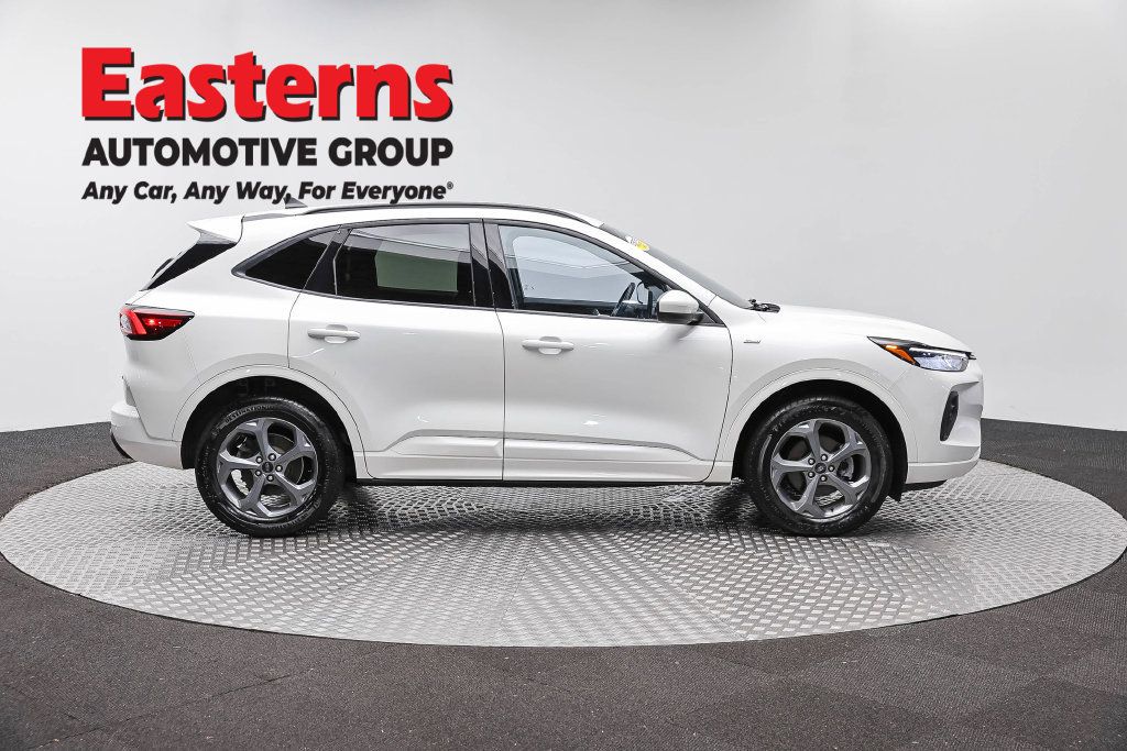 Used 2024 Ford Escape ST-Line Select w/ Tech Pack #1 AWD/4WD image 4