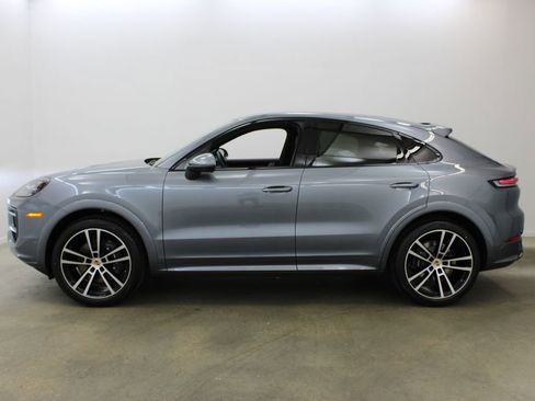 New 2026 Porsche Cayenne Coupe AWD/4WD image 2