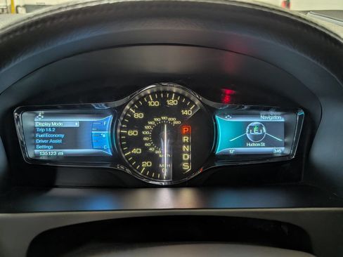 Used 2014 Lincoln MKX AWD w/ Equipment Group 101A image 9