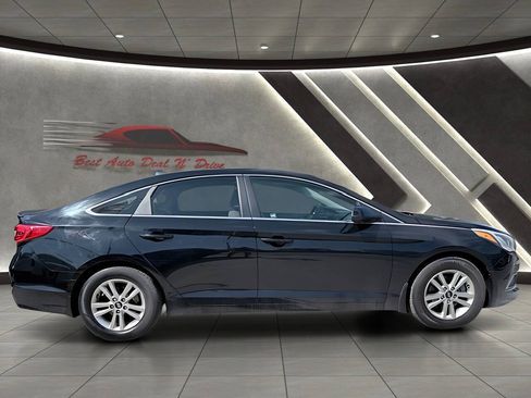 Used 2017 Hyundai Sonata SE FWD image 4
