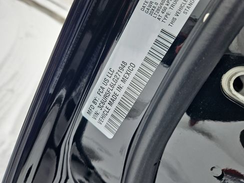 Used 2020 RAM 2500 Laramie image 8