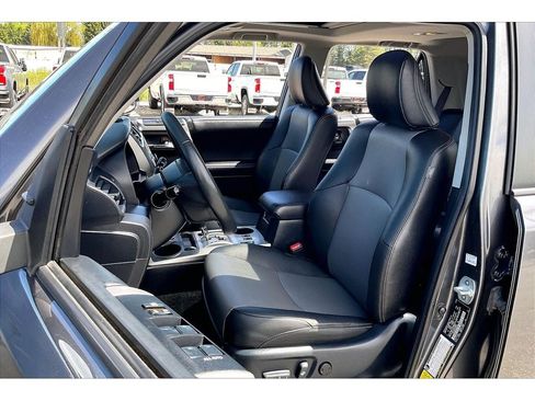 Used 2020 Toyota 4Runner SR5 Premium w/ Moonroof Package AWD/4WD image 26