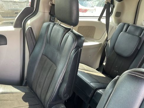 Used 2020 Dodge Grand Caravan SXT FWD image 13