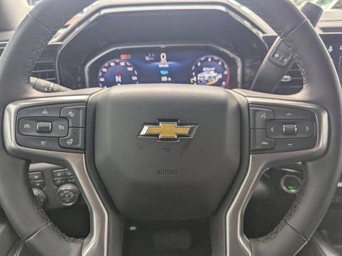 Used 2026 Chevrolet Silverado 2500 LTZ w/ LTZ Convenience Package AWD/4WD image 19