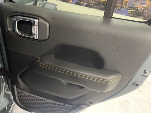 New 2025 Jeep Gladiator Sport image 21