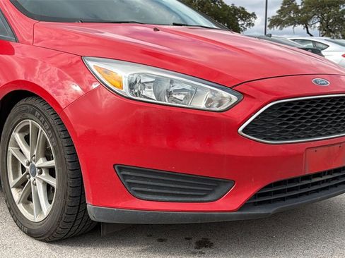 Used 2015 Ford Focus SE image 12