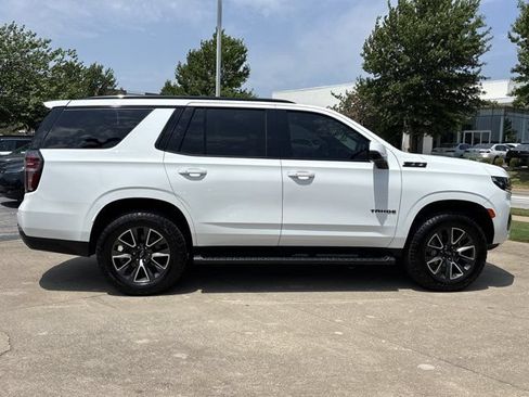 Used 2022 Chevrolet Tahoe Z71 w/ Luxury Package AWD/4WD image 2