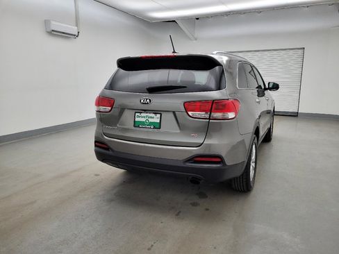 Used 2016 Kia Sorento FWD image 7