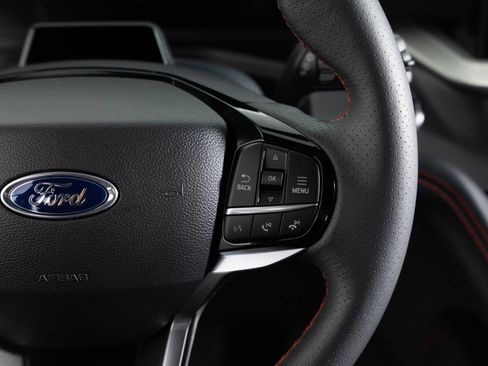 Used 2025 Ford Explorer ST-Line w/ Premium Package RWD image 34