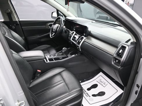 Used 2023 Kia Sorento EX FWD image 37