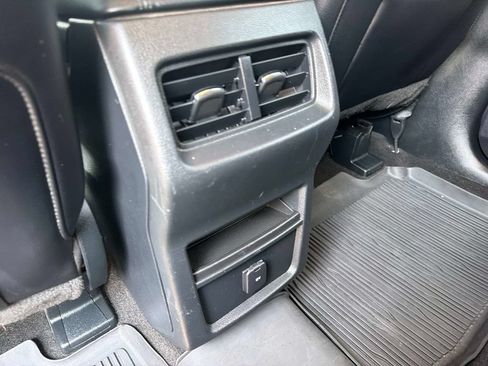 Used 2020 Ford Edge SEL w/ Cold Weather Package AWD/4WD image 17