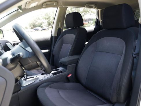 Used 2013 Nissan Rogue SV AWD/4WD image 6