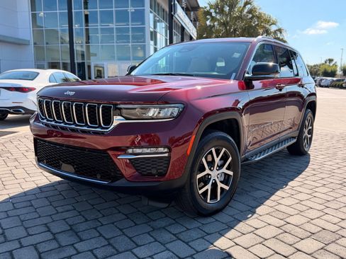 Used 2025 Jeep Grand Cherokee Limited w/ Luxury Tech Group II AWD/4WD image 1