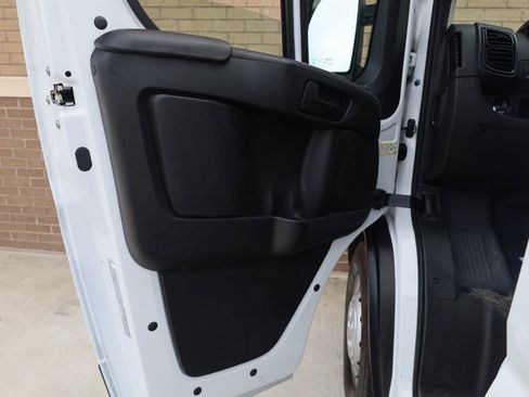 Used 2024 RAM ProMaster 2500 w/ Convenience Group FWD image 17