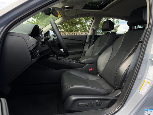 Used 2023 Honda Accord Touring image 11