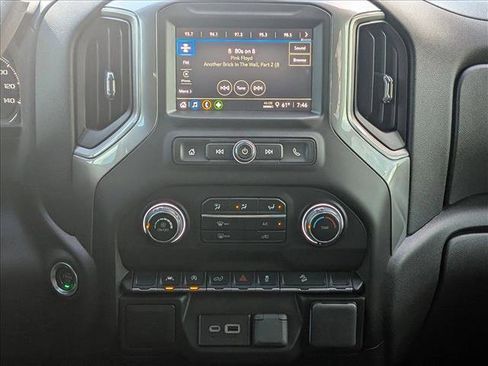 Used 2025 Chevrolet Silverado 1500 Custom Trail Boss w/ Turbomax Blackout Package AWD/4WD image 13