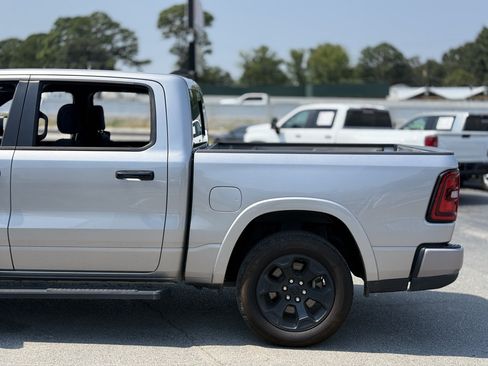 Used 2025 RAM 1500 Big Horn AWD/4WD image 12