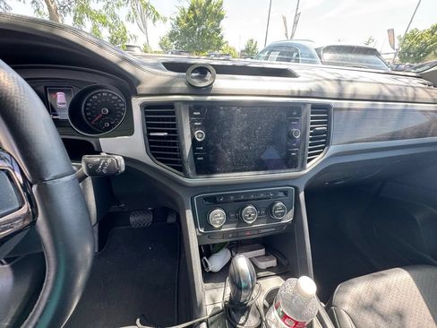 Used 2019 Volkswagen Atlas SE w/ Towing Package AWD/4WD image 17