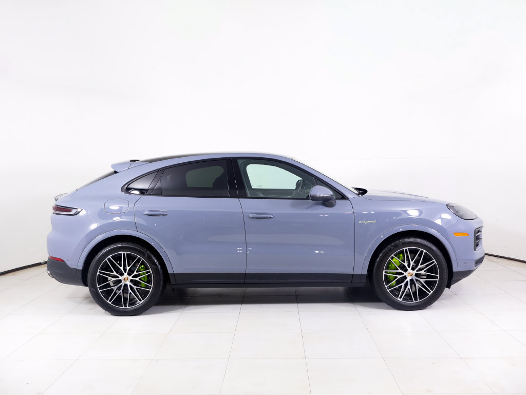 Certified 2026 Porsche Cayenne E-Hybrid Coupe AWD/4WD image 34