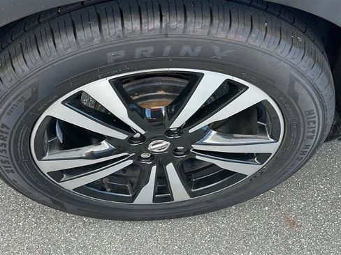 Used 2019 Nissan Kicks SV FWD image 15