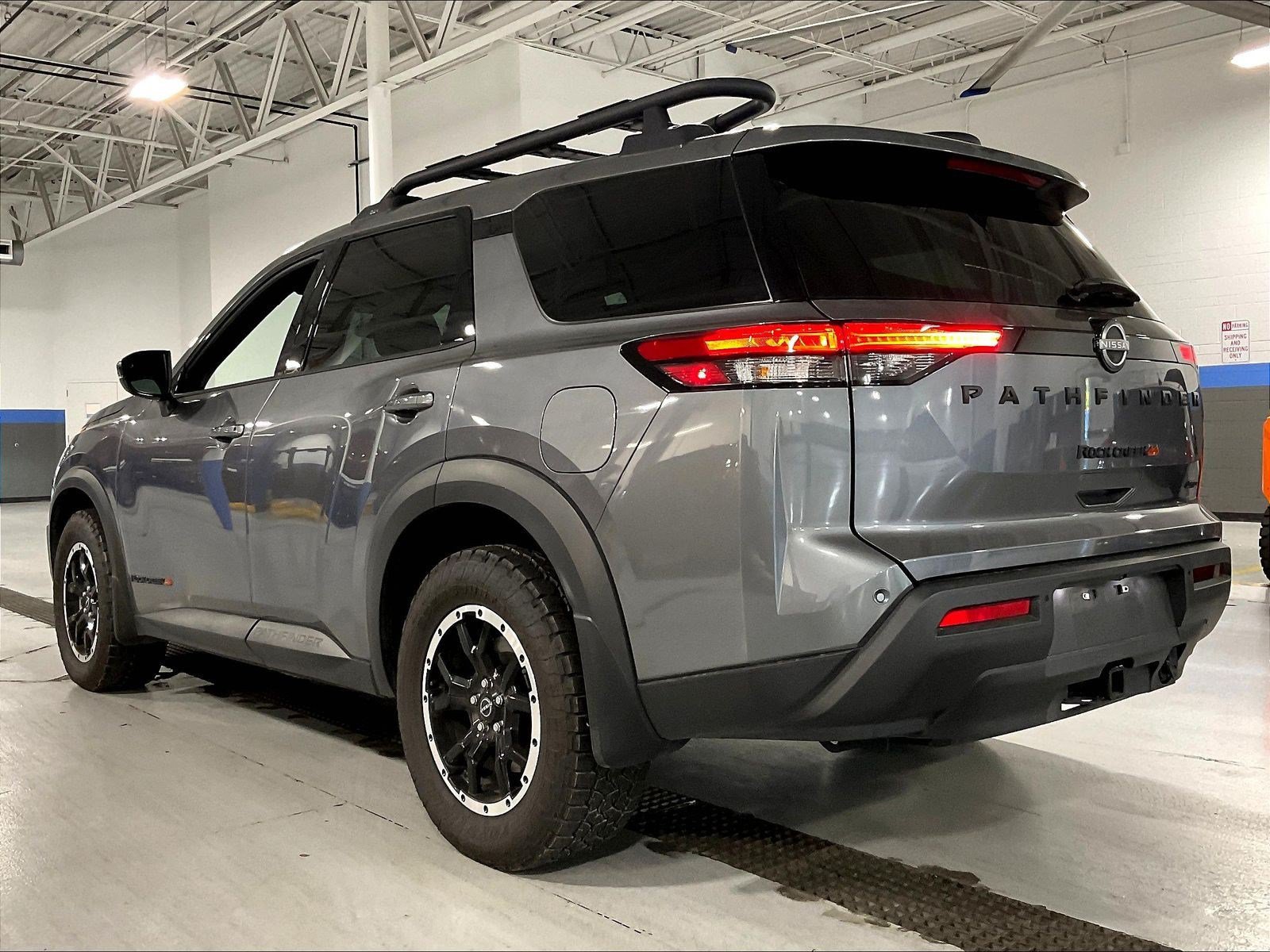 Used 2025 Nissan Pathfinder Rock Creek AWD/4WD image 3