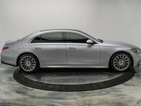 Used 2022 Mercedes-Benz S 580 4MATIC Sedan w/ AMG Line Package image 25