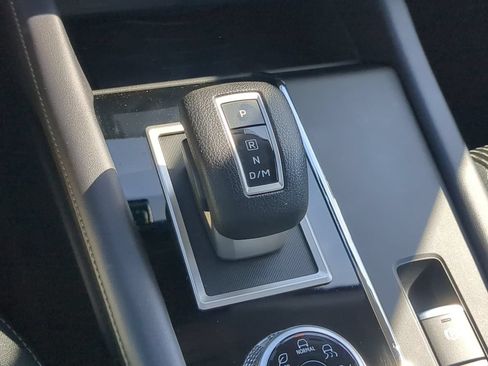 Used 2024 Mitsubishi Outlander ES FWD image 23