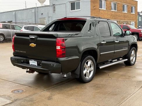 Used 2013 Chevrolet Avalanche LTZ AWD/4WD image 6