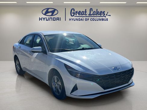 Used 2022 Hyundai Elantra SE w/ Preferred Accessory Package FWD image 7