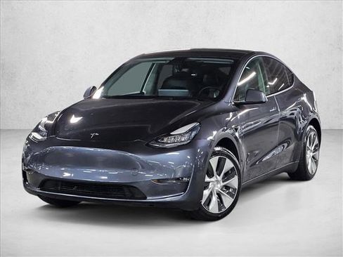 Used 2021 Tesla Model Y Long Range image 1